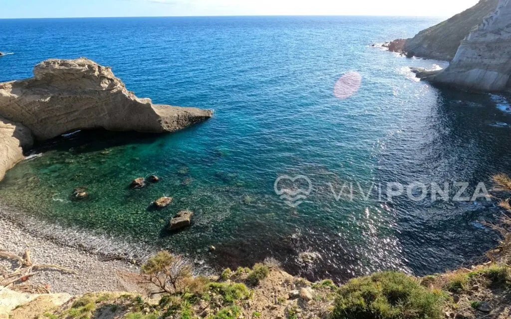Il Sepolcro di Ulisse a Bagno Vecchio: tra mito, archeologia e folklore a Ponza