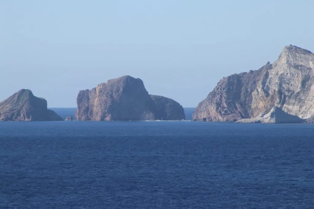 Faraglioni di Mezzogiorno