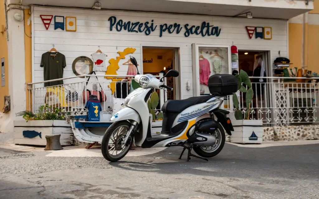 Ponzesi Per Scelta Noleggio Scooter