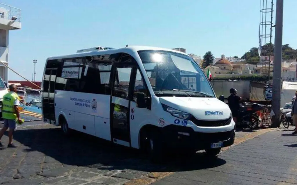 Autobus e Trasporto Pubblico a Ponza – Orari ed Informazioni